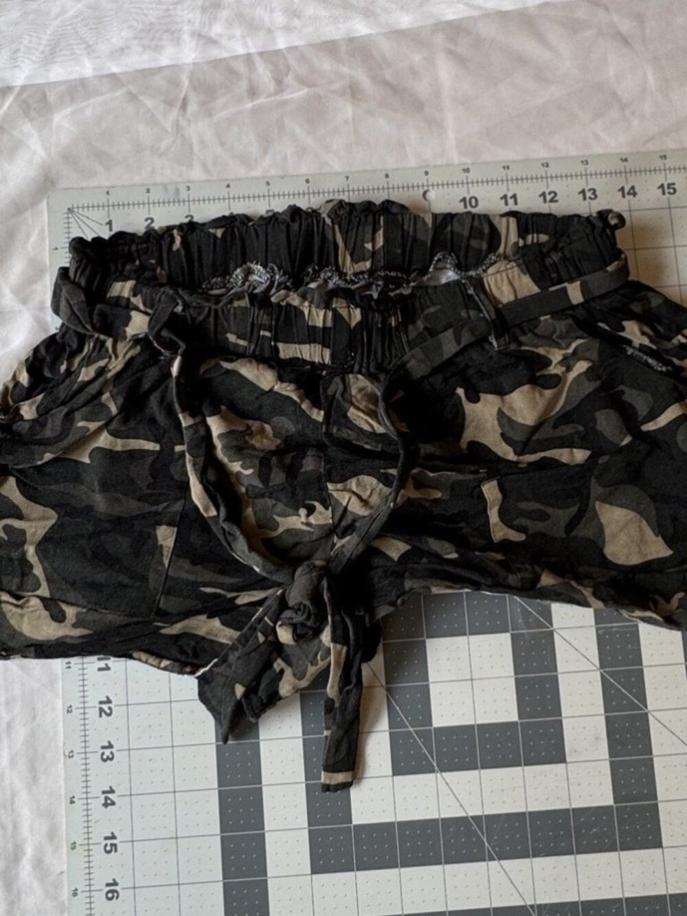 Chinestar Camo Paperbag Waist Tie Shorts Size M Rayon